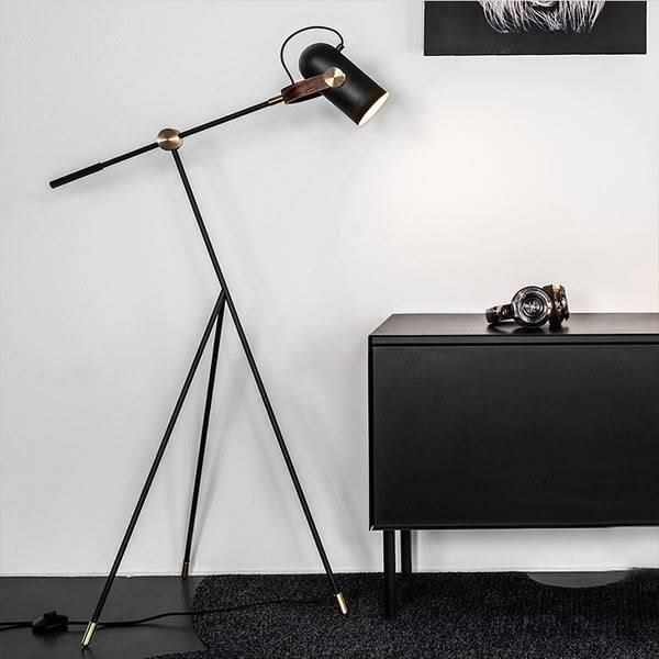 a53c9f02-5525-4e61-989a-ace4331f7b69 tripod floor lamp